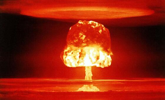 Атмосферное ядерное испытание, проведенное США в марте 1954 года на атолле Бикини на Маршалловых Островах.